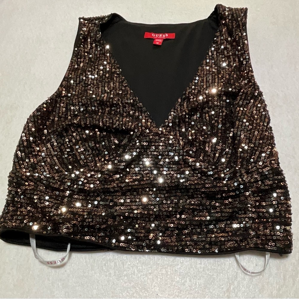 NWOT GUESS Bronze Gold Sequin Sleeveless V-Neck Crop Top – Size M Glam Sparkly - Picture 1 of 12